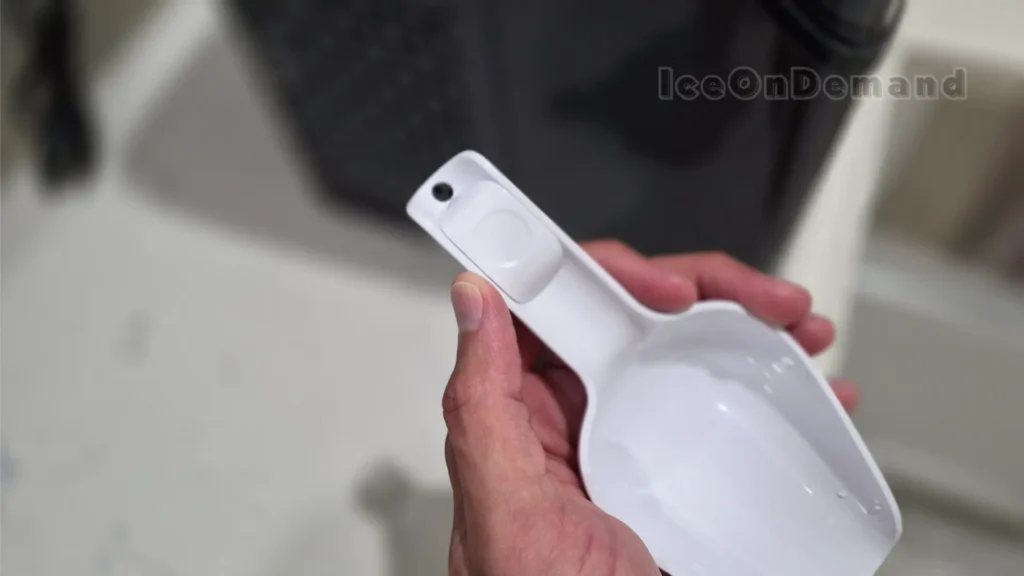 goveelife ice maker h717d's ice scoop with built-in magnet